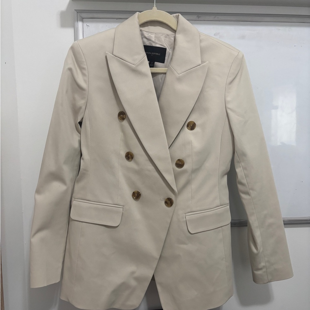 Banana Republic Cream Blazer - Picture 3 of 4